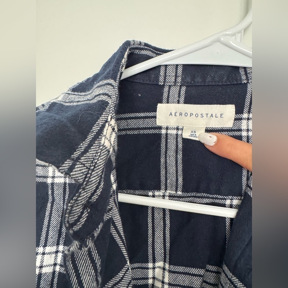 Aeropostale Navy and White Plaid Shirt - Picture 2 of 3